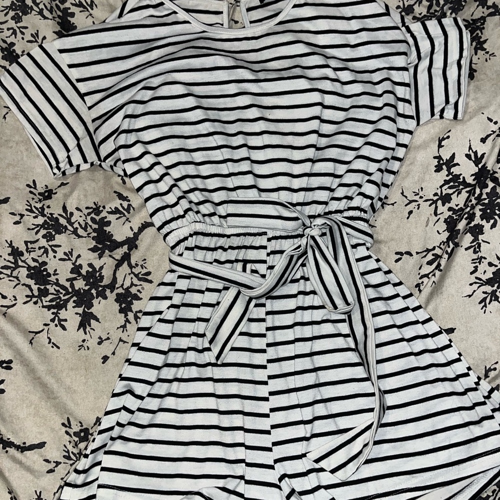 SHEIN Black and White Striped Top